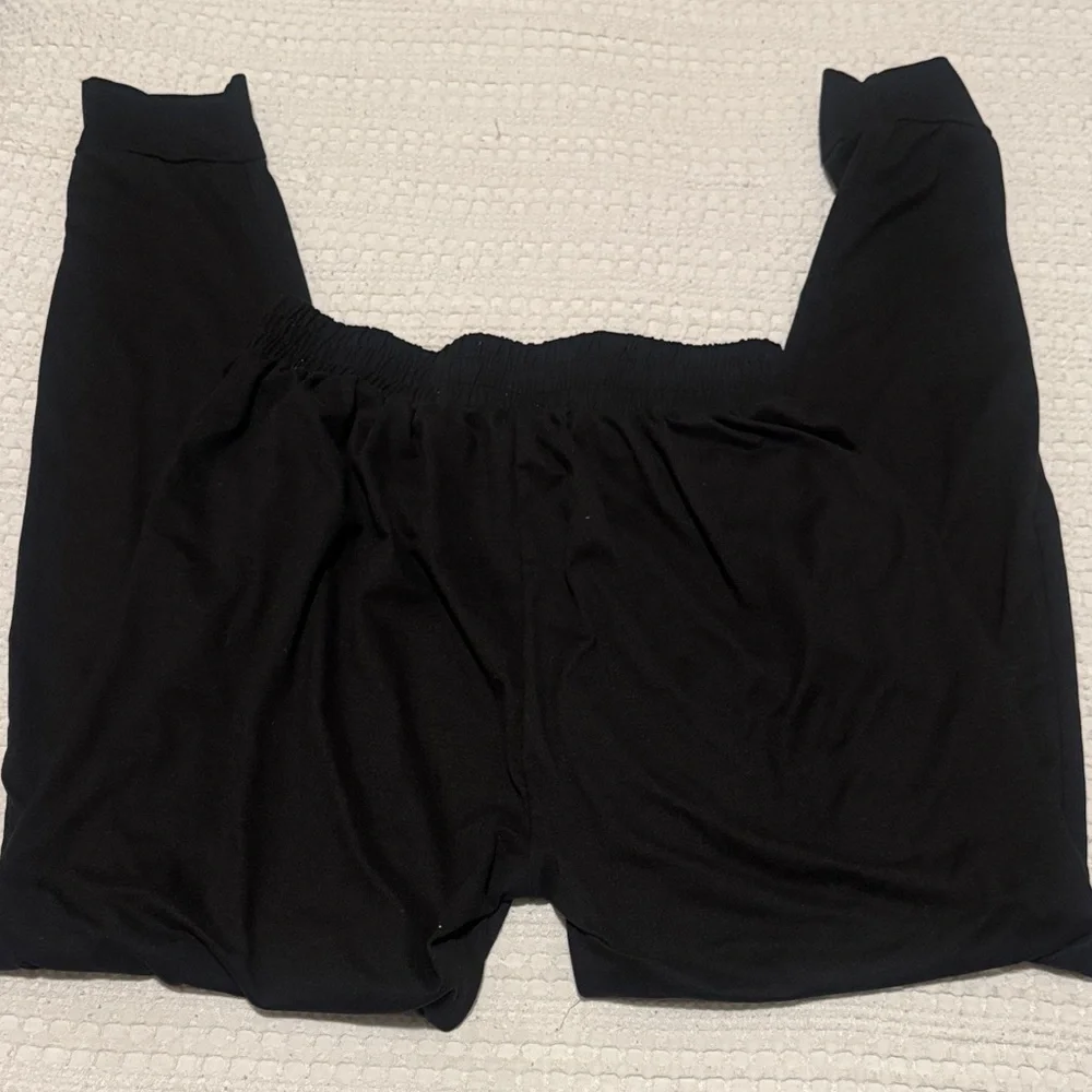 Super Soft Leggings. XS - Picture 3 of 3